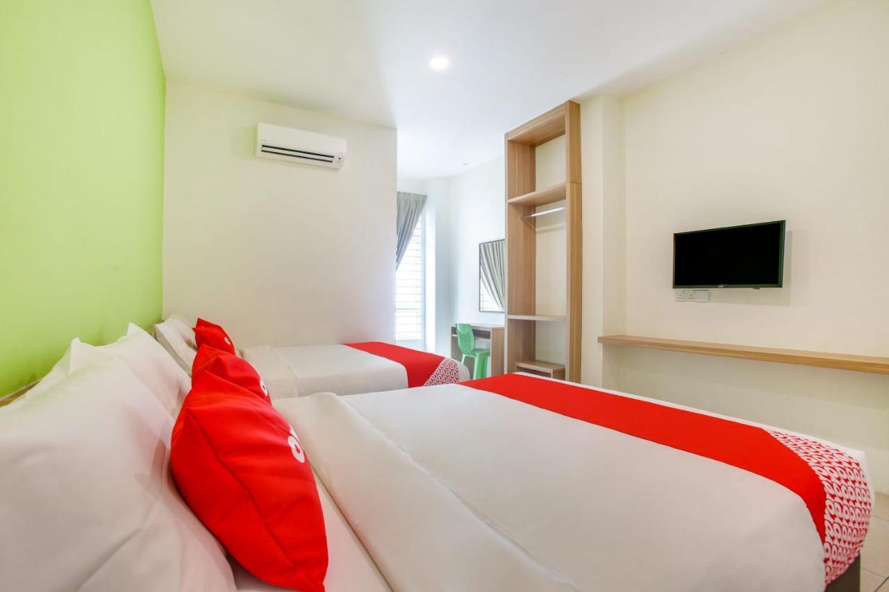 โอโย 89677 ซันฟลาวเวอร์ โฮเต็ล Hotel เซเรมบัน ภายนอก รูปภาพ